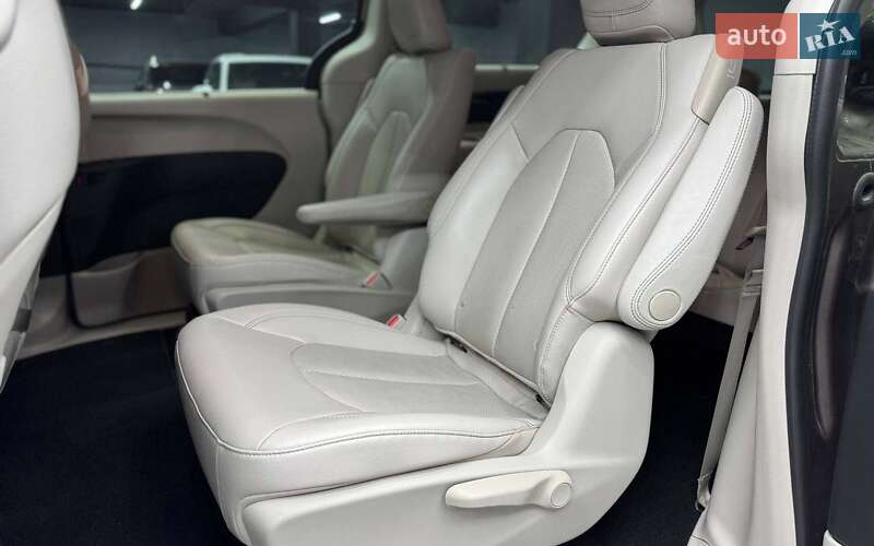 Chrysler Pacifica 2017