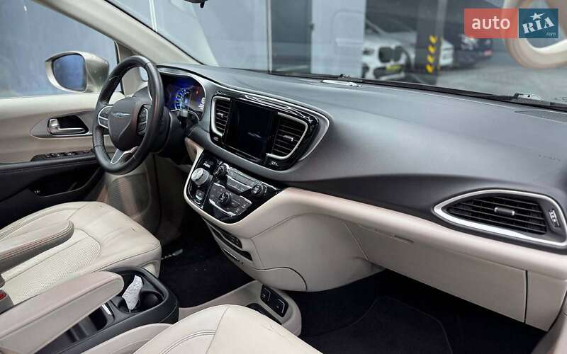 Chrysler Pacifica 2017