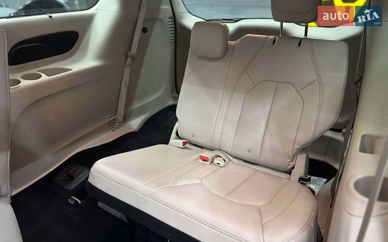 Chrysler Pacifica 2017