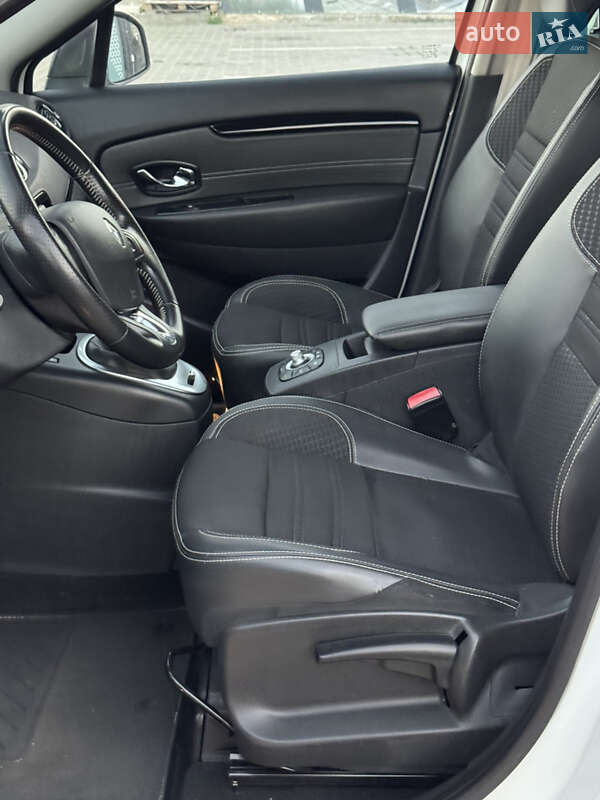 Renault Grand Scenic 2015