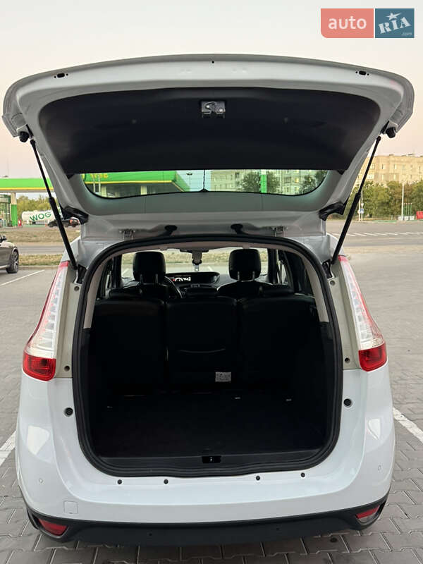 Renault Grand Scenic 2015