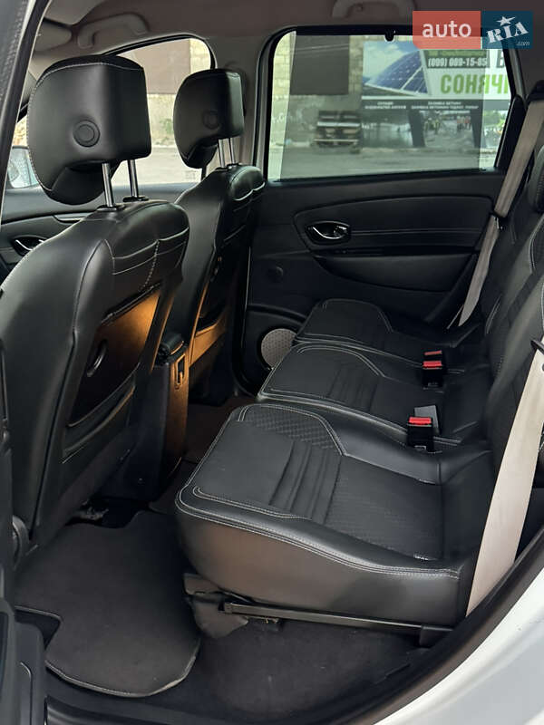 Renault Grand Scenic 2015
