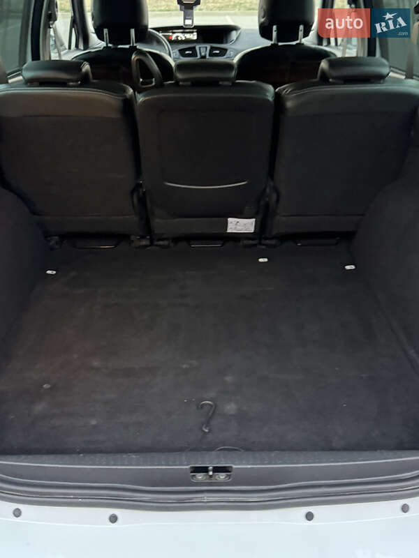 Renault Grand Scenic 2015