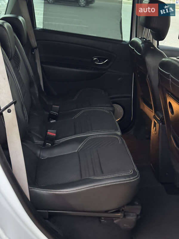 Renault Grand Scenic 2015