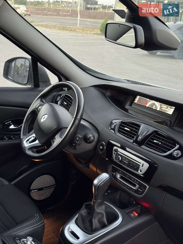 Renault Grand Scenic 2015