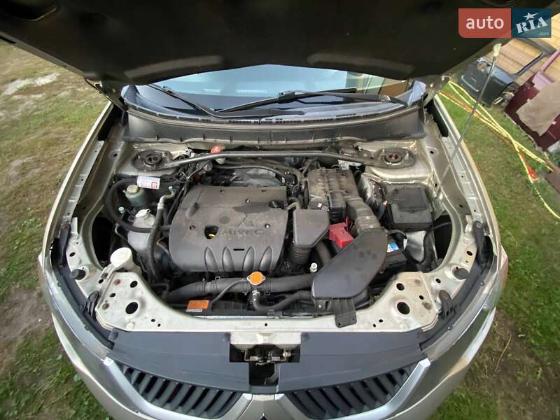 Mitsubishi Outlander 2008