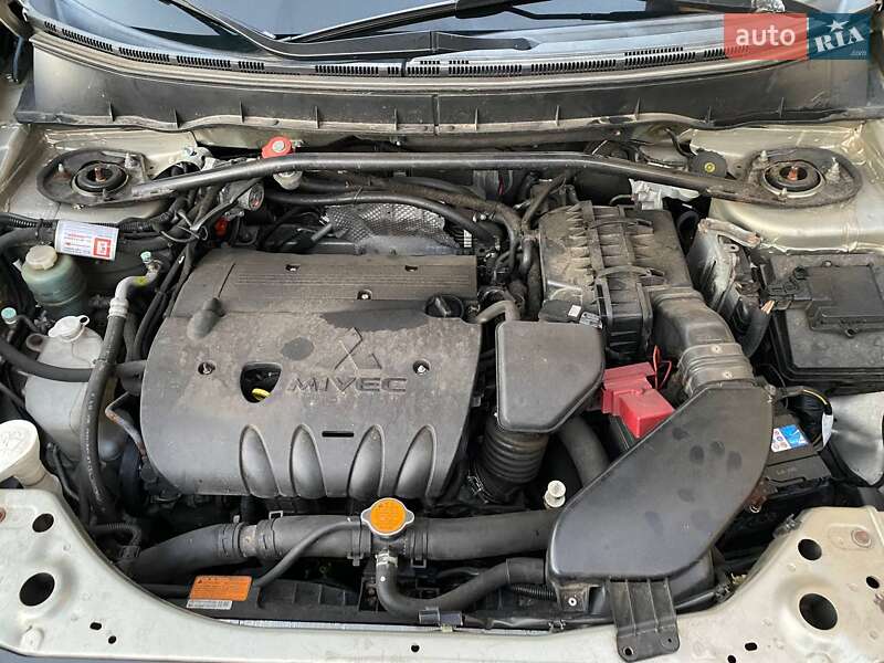 Mitsubishi Outlander 2008