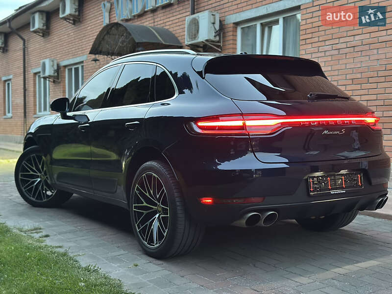 Porsche Macan 2021