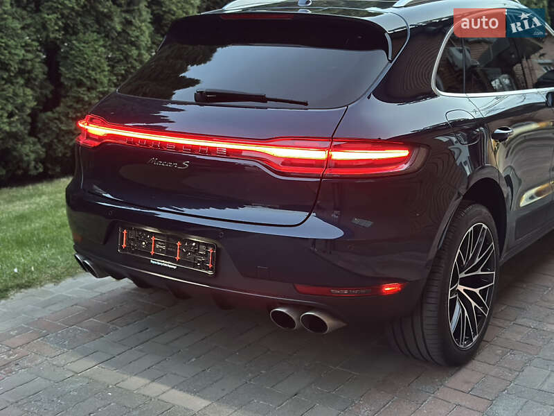 Porsche Macan 2021