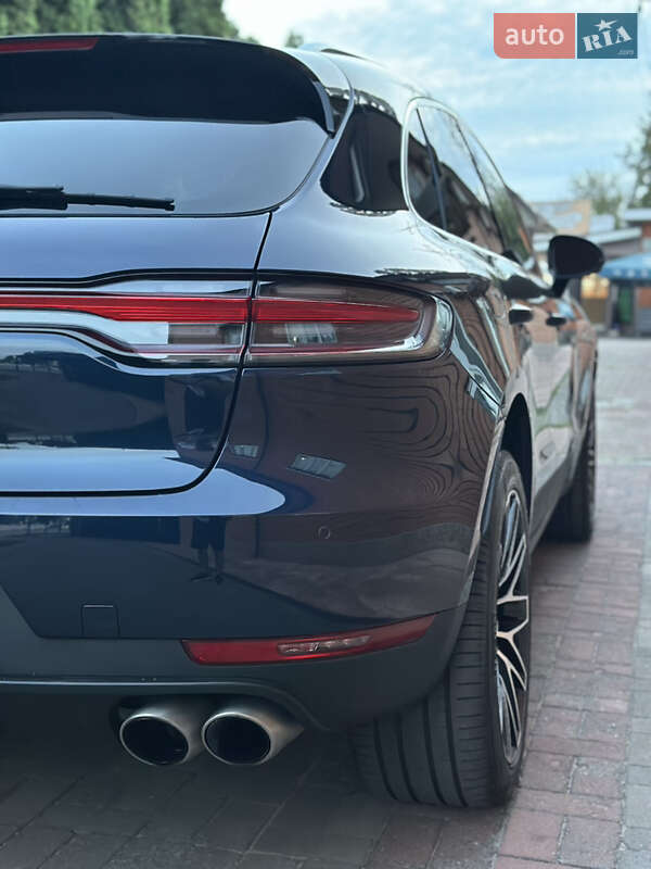 Porsche Macan 2021