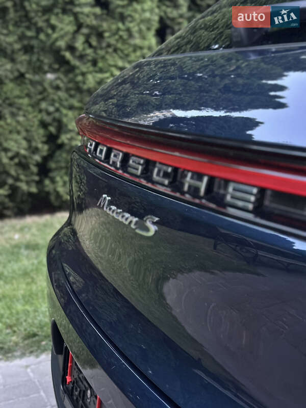 Porsche Macan 2021
