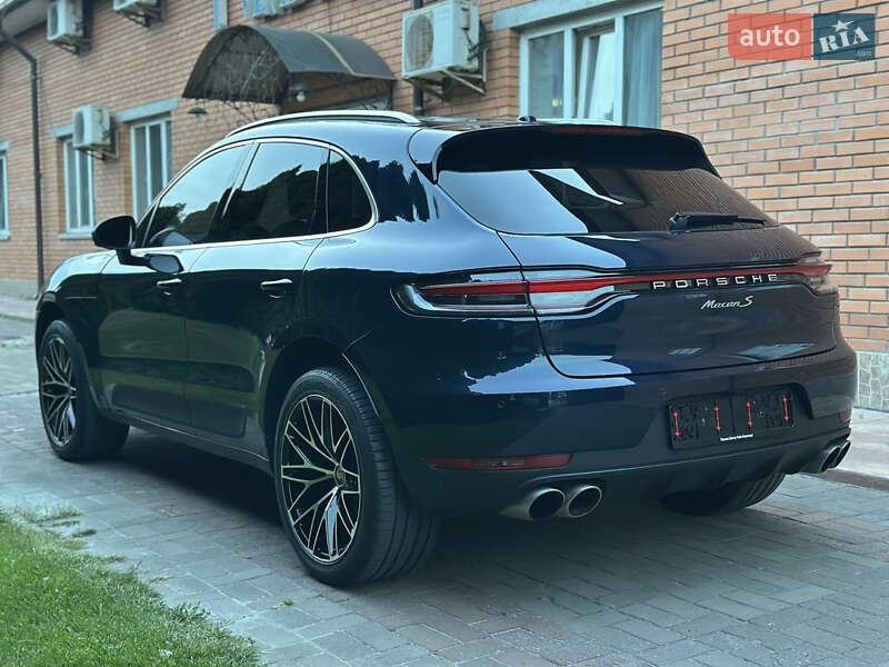 Porsche Macan 2021