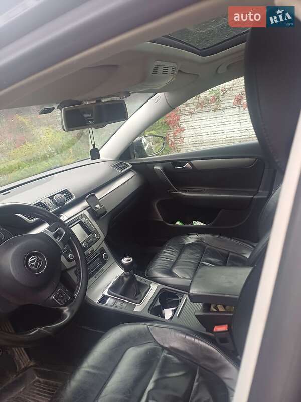 Volkswagen Passat 2011