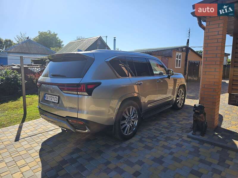 Lexus LX 2023