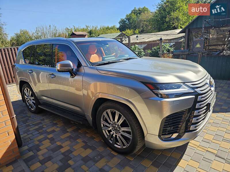 Lexus LX 2023