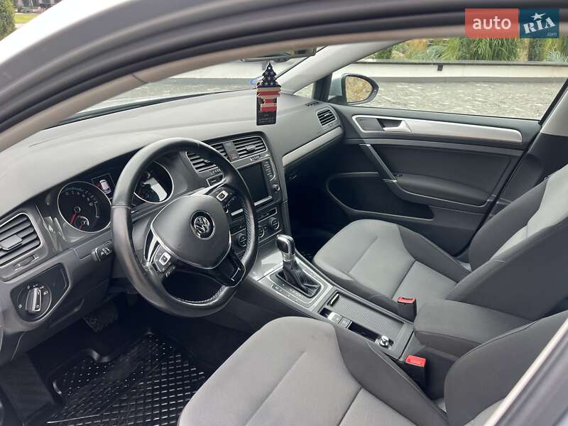 Volkswagen e-Golf 2016