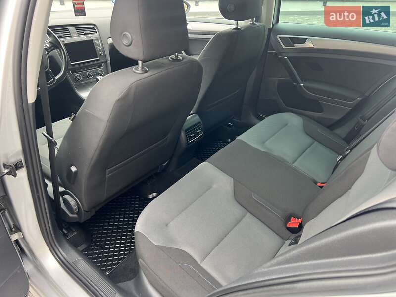 Volkswagen e-Golf 2016