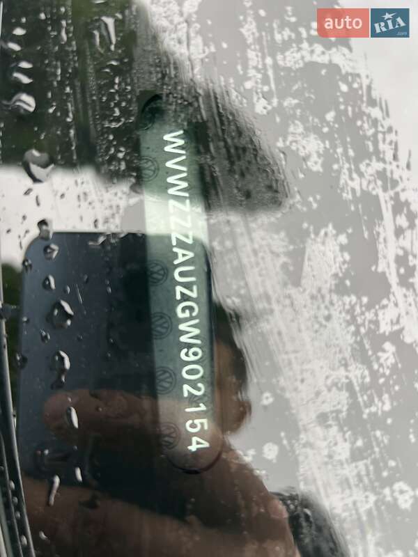 Volkswagen e-Golf 2016