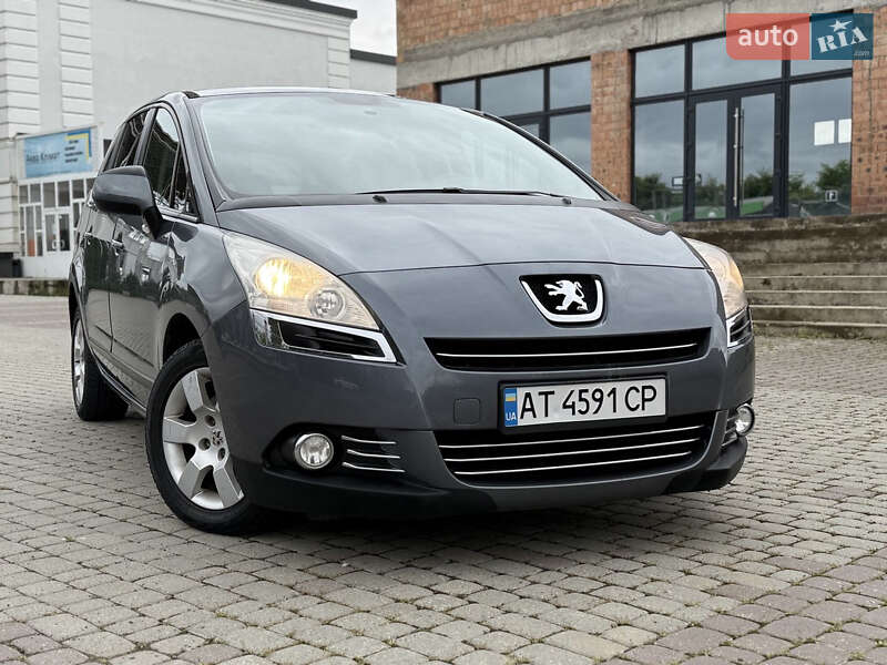 Peugeot 5008 2011