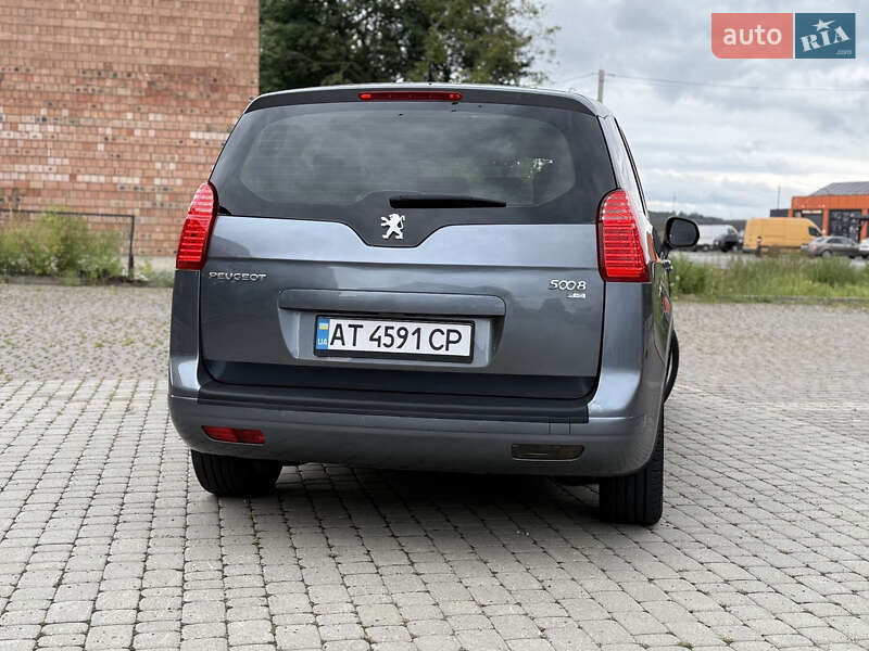 Peugeot 5008 2011