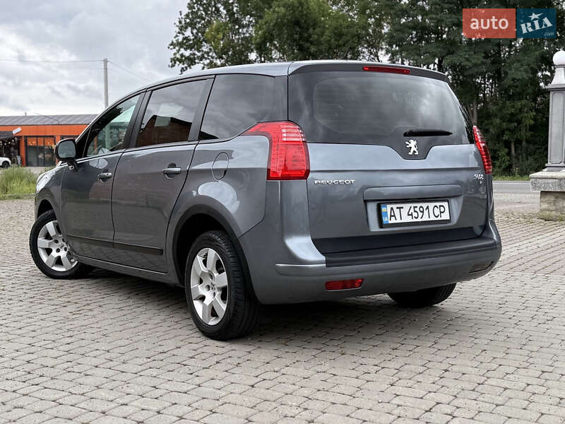 Peugeot 5008 2011