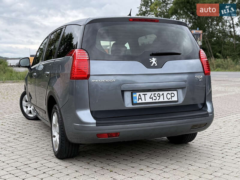 Peugeot 5008 2011