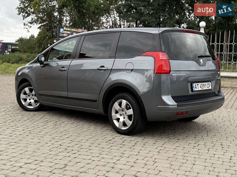 Peugeot 5008 2011