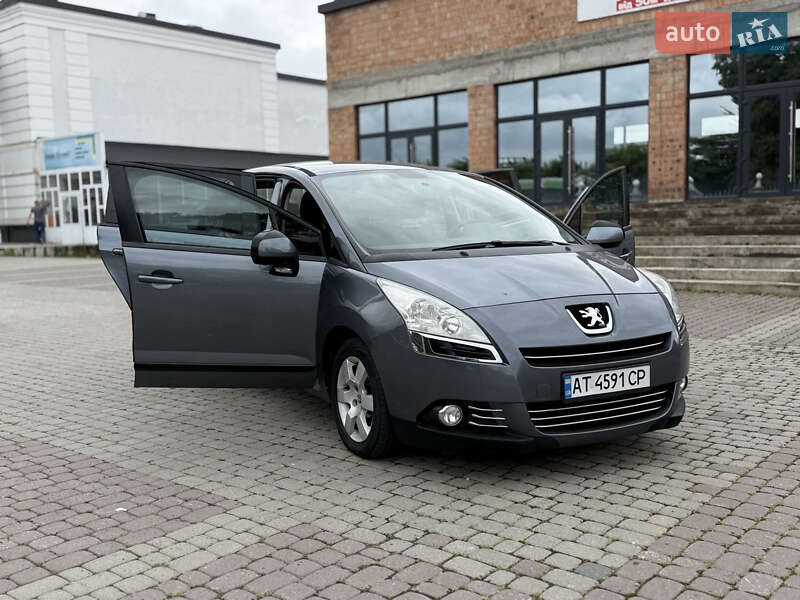 Peugeot 5008 2011