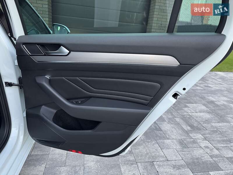 Volkswagen Passat 2021