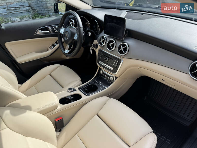 Mercedes-Benz GLA-Class 2017