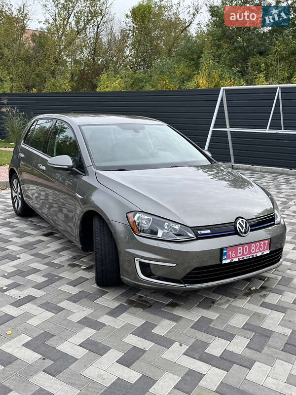 Volkswagen e-Golf 2016