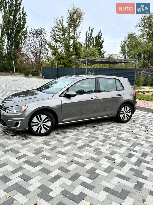 Volkswagen e-Golf 2016