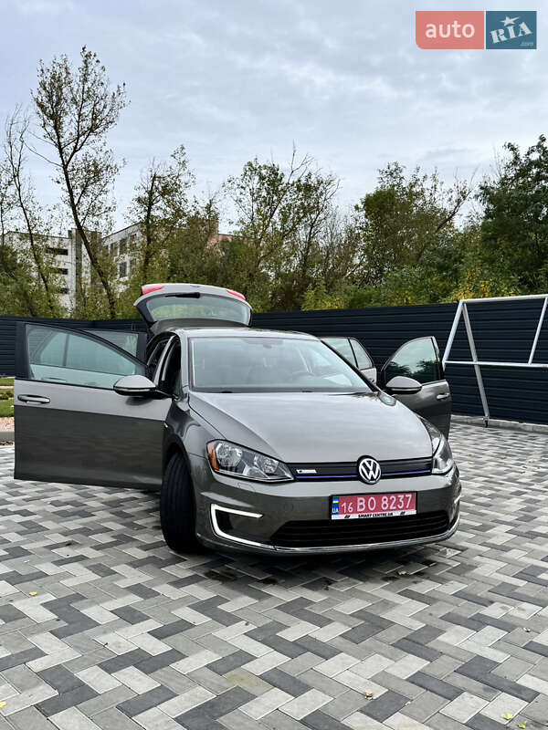 Volkswagen e-Golf 2016