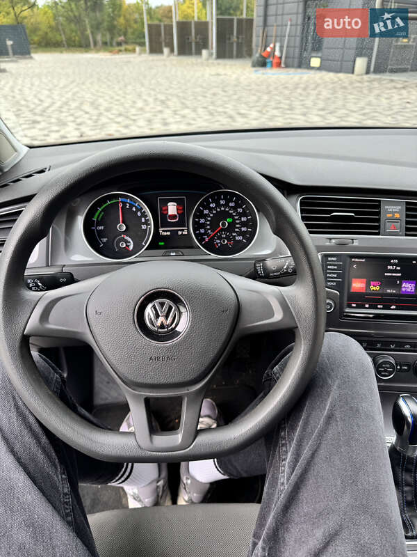 Volkswagen e-Golf 2016
