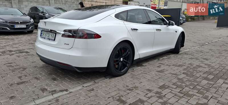 Tesla-0
