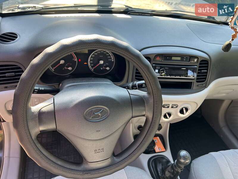 Hyundai Accent 2008