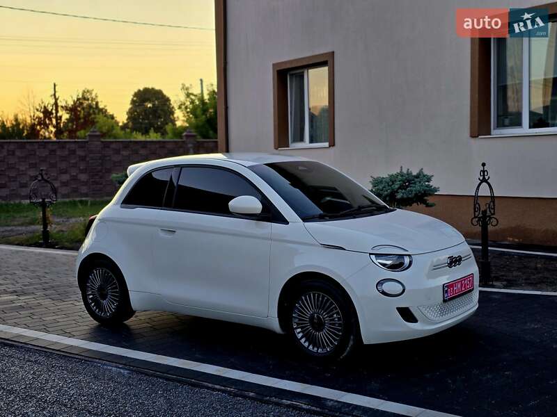 Fiat 500e 2023