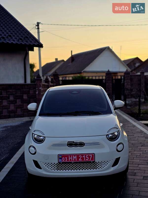 Fiat 500e 2023