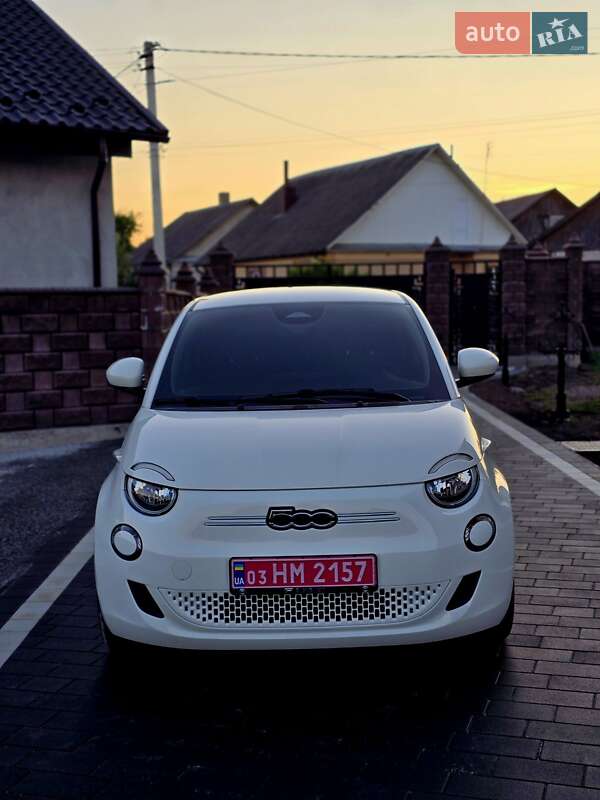 Fiat 500e 2023