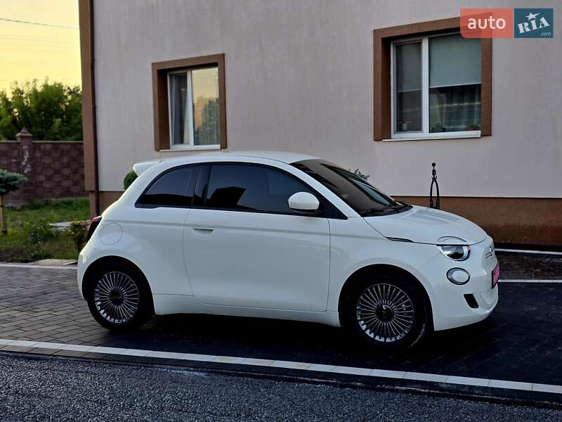 Fiat 500e 2023