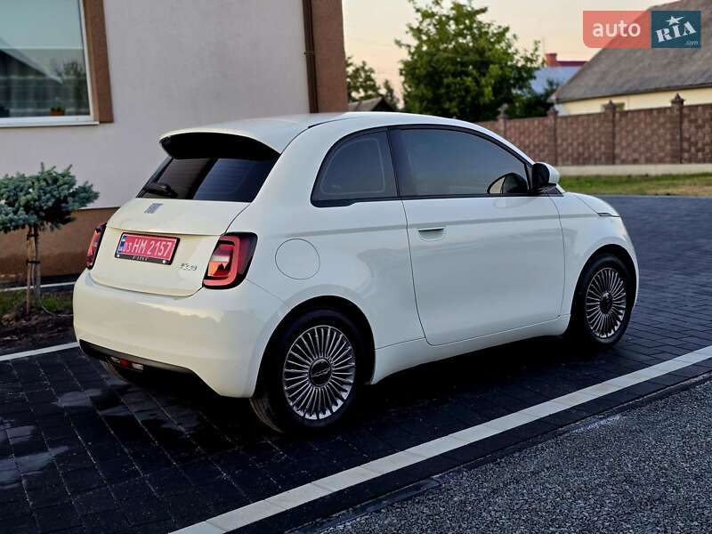 Fiat 500e 2023