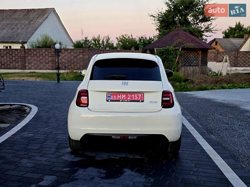 Fiat 500e 2023