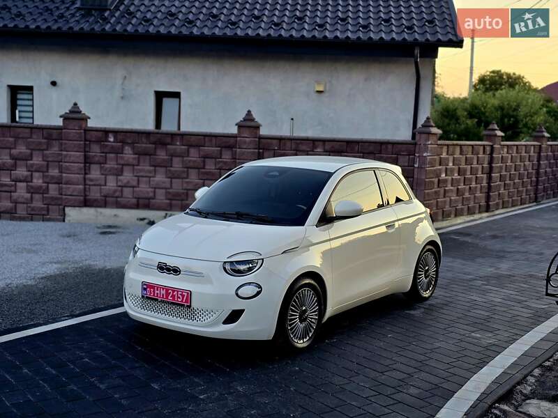 Fiat 500e 2023