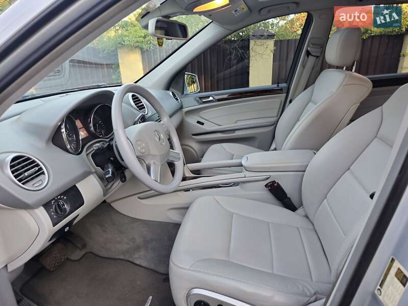 Mercedes-Benz M-Class 2011