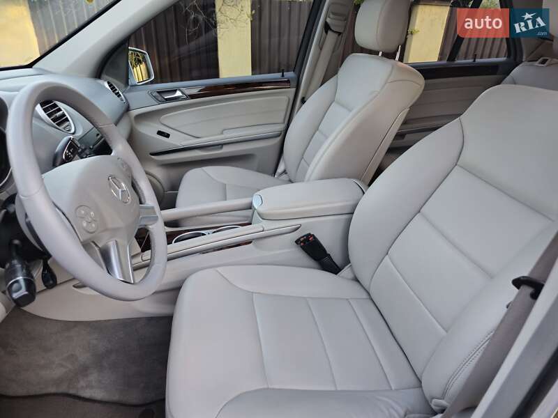 Mercedes-Benz M-Class 2011