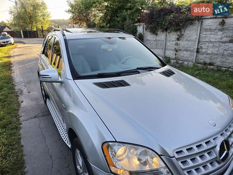 Mercedes-Benz M-Class 2011