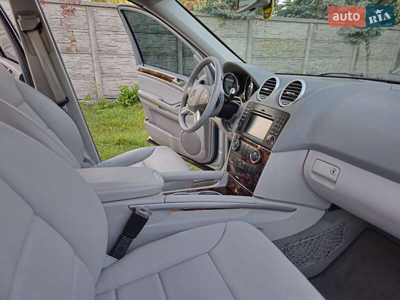 Mercedes-Benz M-Class 2011