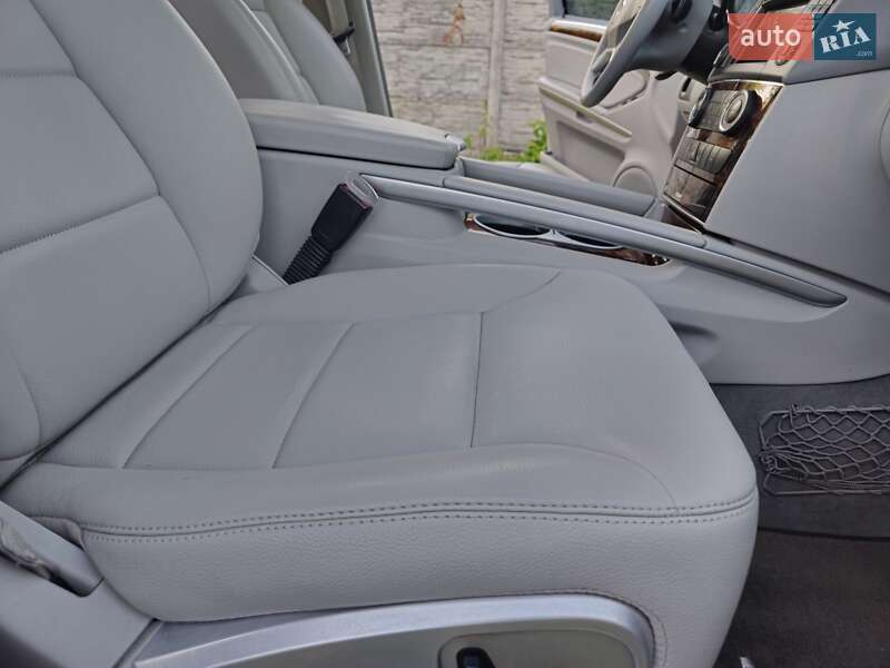 Mercedes-Benz M-Class 2011