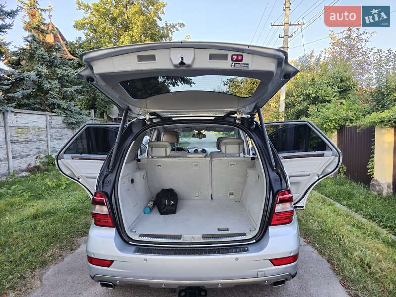 Mercedes-Benz M-Class 2011