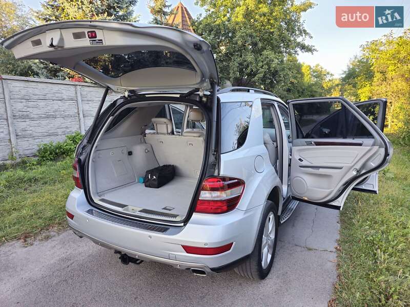 Mercedes-Benz M-Class 2011